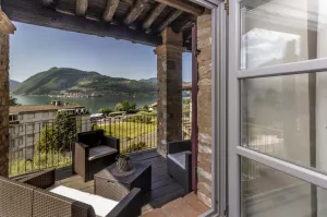 Bild 1: Komfortable Ferienwohnung im Cascina Carai am Iseo See mit schönem Seeblick