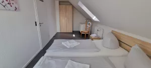 Bild 21: Wismarer Kogge Steuerbord: hochwertig, stilvoll für bis zu 6 Gäste mit Hund