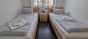 Bild 9: Wismarer Kogge Steuerbord: hochwertig, stilvoll für bis zu 6 Gäste mit Hund