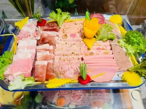 Der perfekte Start in den Tag bei einem üppigen Frühstücksbuffet