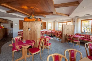 Restaurant Himalaya im Haus Im Haus befindet sich ein indisches Restaurant welches auch deutsches Frühstücksbuffet bietet