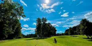 Auf dem Golfplatz in Freudenstadt sind Hunde erlaubt! Und Greenfee bezahlen wir
