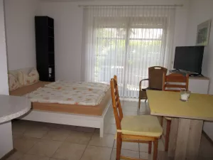 Bild 1: Einfaches, kleines Ferienapartment mit Gartenterrasse und Parkplatz