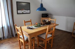 Esstisch mit 4 Stühlen