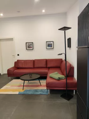 Bild 2: Modernes, eingezäuntes 5* Haus mit Blick ins Grüne in der Vulkaneifel