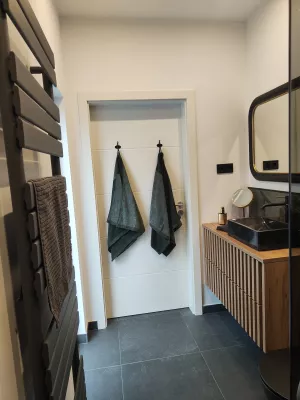 Bild 8: Modernes, eingezäuntes 5* Haus mit Blick ins Grüne in der Vulkaneifel