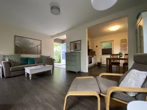 mit Zugang zur Sonnenterrasse und Garten