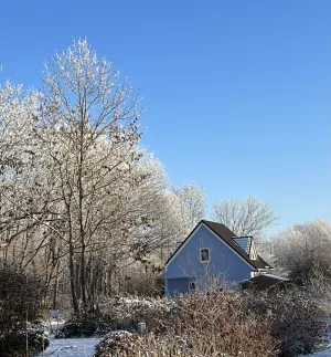 freistehende Wohlfühloase mit unverbautem Blick