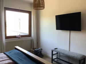 Schlafzimmer I mit Blick zur Pferdeweide