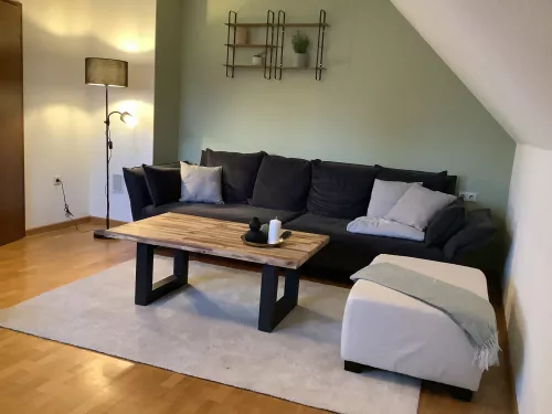 Wohnzimmer mit Couch