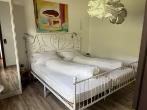 Schlafzimmer 1 mit Doppelbett Schlafzimmer 1 mit Doppelbett