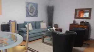 Großes Wohn-Esszimmer mit Terrassenzugang