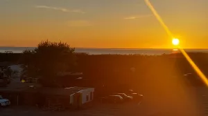 Bild 1: Ferienwohnung in Norddeich mit Blick auf die Nordsee und die Insel Juist