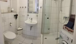 das Bad.... .... klein, aber fein.