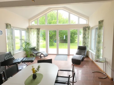 Ferienhaus in Trent: Rügenurlaub mit Hund- Villa Rotdorn in Boddenlage