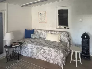 Wohnzimmer mit Sofa-Doppelbett Wohnzimmer mit Sofa-Doppelbett
