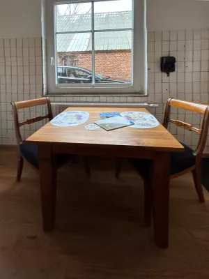 Küchentisch im Wohnzimmer