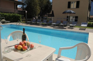 Bild 16: Lakeside Holiday Resort Anlage mit Pool fuer 6 Personen