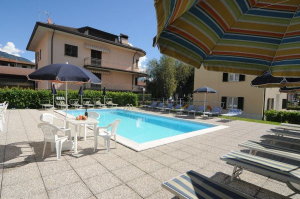 Bild 10: Lakeside Holiday Resort Anlage mit Pool fuer 6 Personen