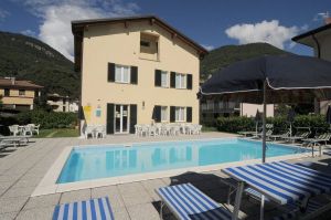 Bild 11: Lakeside Holiday Resort Anlage mit Pool fuer 6 Personen