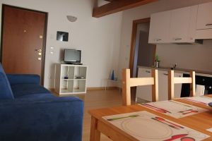 Bild 2: Lakeside Holiday Resort Anlage mit Pool fuer 6 Personen